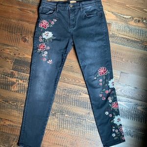 Driftwood Floral Embroided Skinny jeans